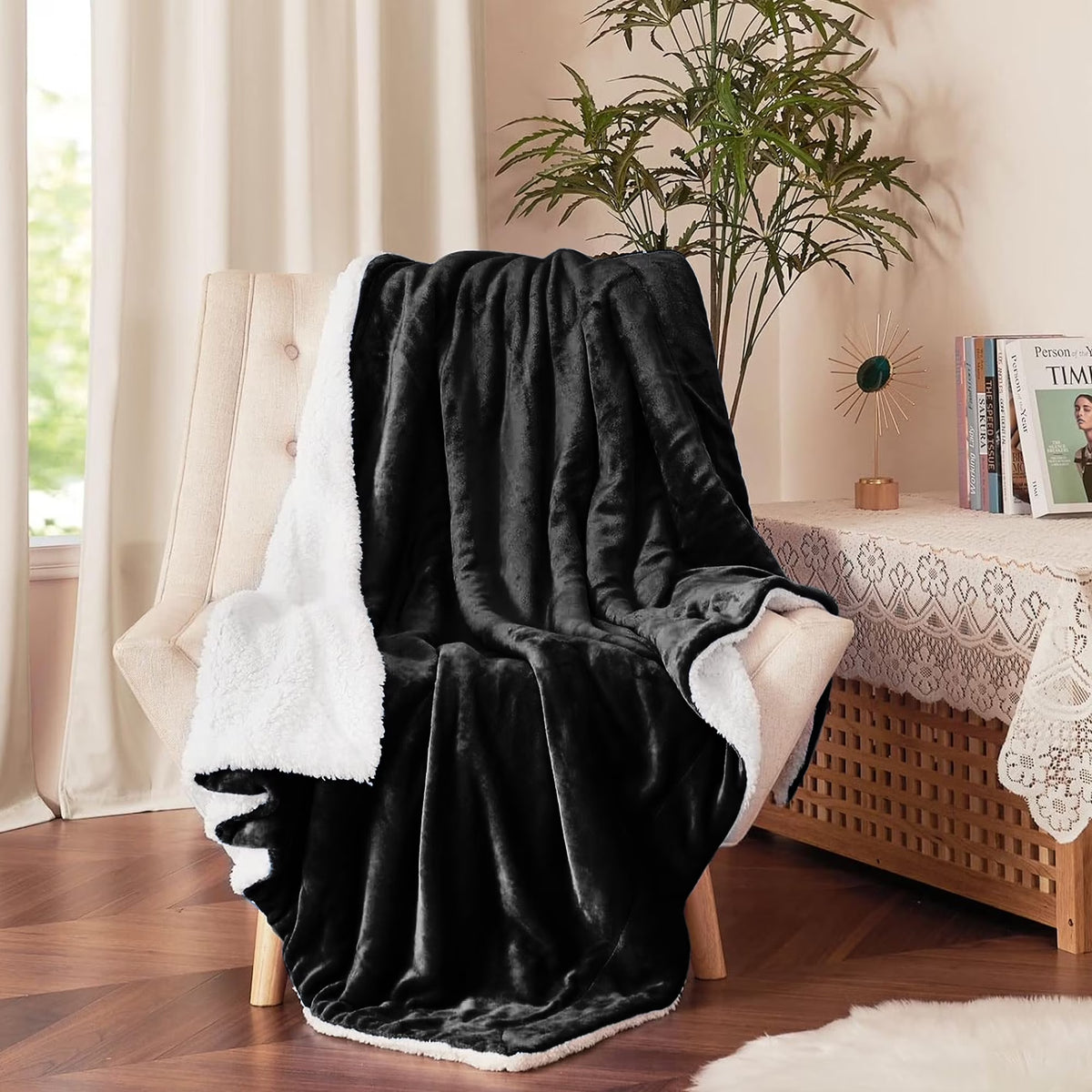 Sherpa Throw Blanket for Couch Sofa - Fuzzy Soft Cozy Blanket for Bed, Fleece Thick Warm Blanket for Winter, Black Fall Winter Throw Blanket, 50X60 Inches
